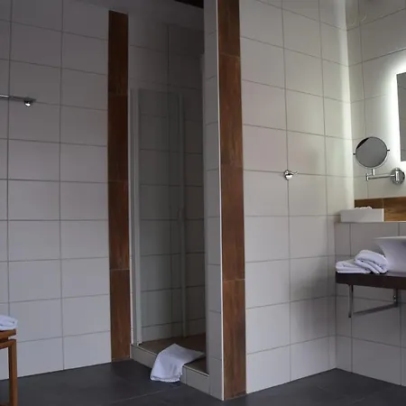 Weingut Manuel Sauer * نوردهيم