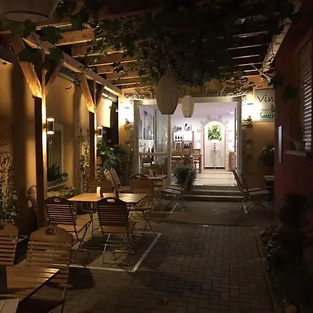 Weingut Manuel Sauer فندق *