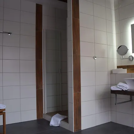 Weingut Manuel Sauer فندق نوردهيم