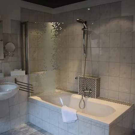 Weingut Manuel Sauer Hotel *